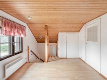 Vanhan osan yläkerran makuuhuone