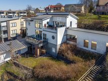 Julkisivu merelle päin / Fasaden mot havet