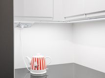 Keittiökoneet saa kätevästi nurkan taakse piiloon.