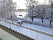 Näkymä parvekkeelta. Jalkapallohalli rakentuu