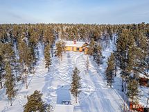 pihapiiri järveltä