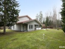 Uima-allasosaston sisäänkäynti