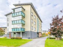 julkisivu kadun puolelta