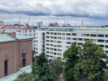 Näkymä taloyhtiön saunaosaton terassilta.