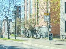 Bussipysäkki löytyy n. 300m päästä