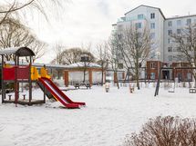 Sisäpihalla leikkialue