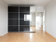 Makuuhuone no2 kaapistot