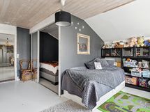 Vaatehuoneeseen on tehty pieni makuusoppi