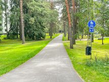 Talon kupeesta pääsee mukavalle ulkoilureitille.
