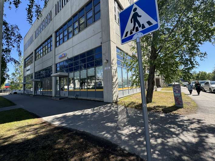 Liiketila, 216,7 m², Vartiokylä, Helsinki