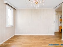 Olohuone tyhjänä