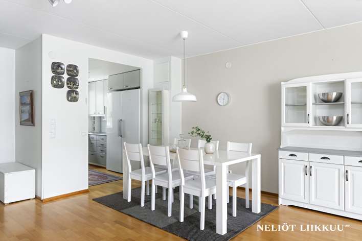Rivitalo, 4 h + k + kph + wc + s + piha (4 h + k + s), 102,5 m², Veikkola - Näkymä 4