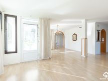 Olohuone/ruokailutila