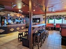 Ravintolasalia, 40 asiakaspaikkaa