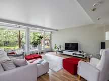 Alakerran arkiolohuone.