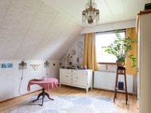 Yläkerran makuuhuone
