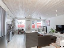 Keittiö ja keittiön saareke