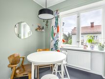 keittiössä tila ruokaryhmälle