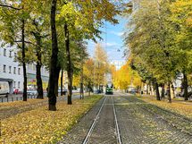 Ratikkapysäkille Munkkiniemen puolelle noin kilometri matkaa.