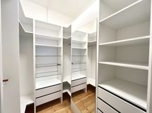 Walk in closet