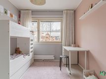 Makuuhuone 2, yläkerta