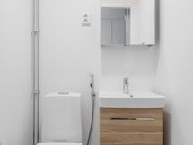 Asunnossa lisäksi erillis-wc