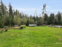 Reilunkokoinen piha - Rymlig gård