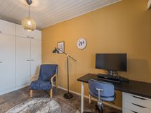 Alakerran makuuhuone