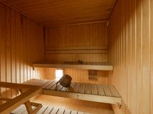 Husbolagets bastu i källaren/ Taloyhtiön sauna kellarissa