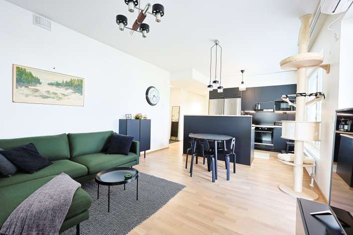 Kerrostalo, 4h+k+s+kph+kht+erill. wc+vh+lasitettu parveke, 76,5 m², Hervantajärvi, Tampere