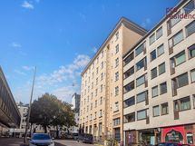 Julkisivu Kulmavuorenkadulta