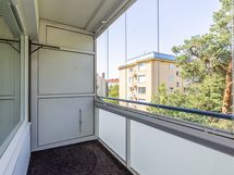 Lasitettu länsiparveke
