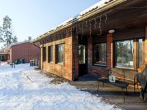 Takapiha on aidattu.