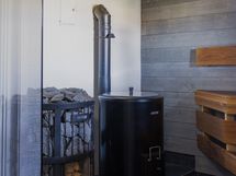 Kellarikerroksen puusauna