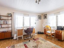 Yläkerran makuuhuone 2