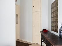 Heti eteisessä upea huonekorkeus ihastuttaa!