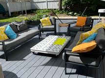 Myyjän kesäkuvia etupihalta