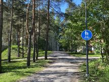 Alueella on upeat ulkoilureitit liikkumista harrastavalle.
