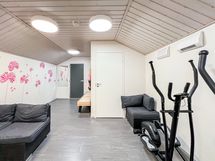 Taloyhtiön saunatiloja.