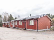 Taloyhtiöön kuuluu 4 huoneistoa.