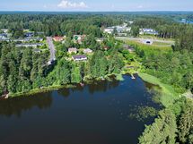 taloyhtiön laiturille matkaa noin 100m