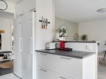 Keittiö sekä lattiat uusittu v. 2019