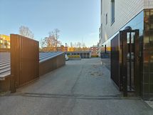 Kulku takapihalle