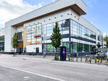 Kauppakeskus Saareen kävelet noin 5 minuutissa!