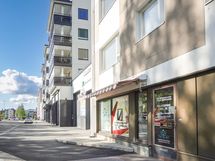 Erinomainen sijainti Raatikeskuksen vieressä