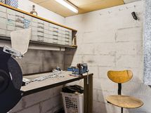 Autotallissa työskentelytila