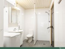 kylpyhuone jossa toinen wc