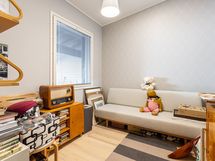 Ensimmäinen makuuhuone