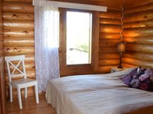 Alakerran makuuhuone