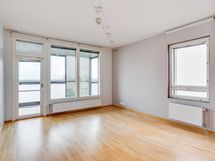 Tilavan olohuoneen sisustat mielesi mukaan